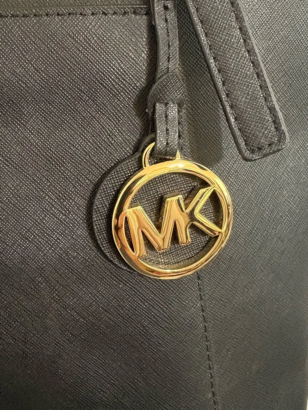 MICHAEL KORS Voyager Large Saffiano Leather Tote Bag, Black & Gold Hardware NWOT